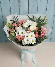 Букет цветов из:  Розы, Лизиантусы и Хризантемы в Мендюкино