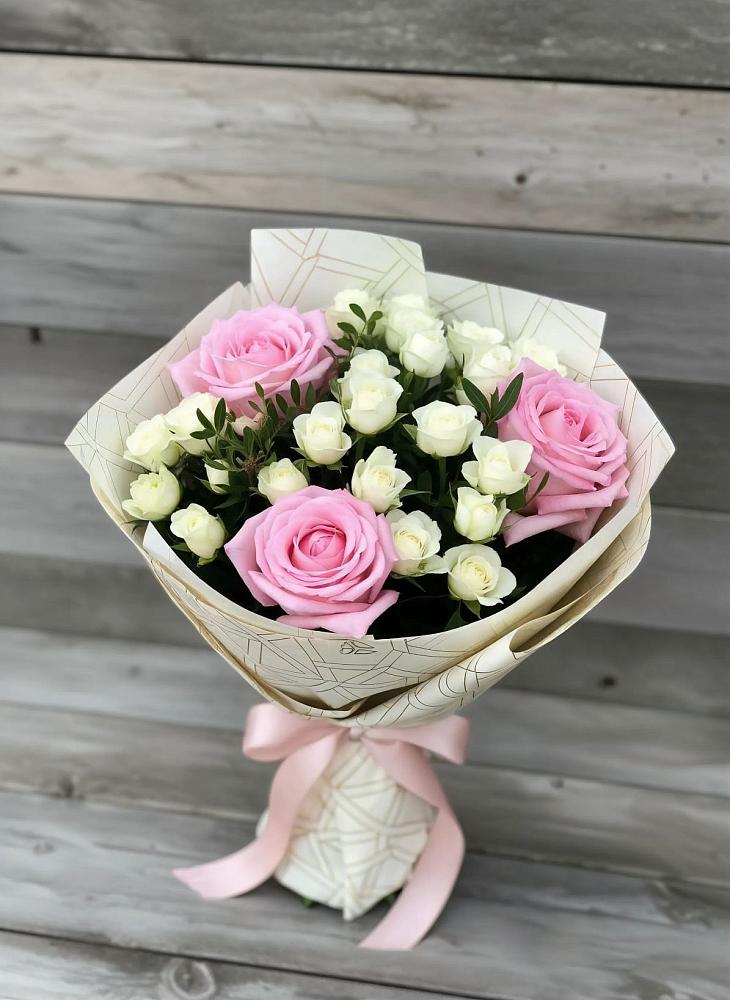 Букет цветов из: Розы в Мендюкино