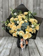 Букет цветов из:  Розы и Лизиантусы в Мендюкино