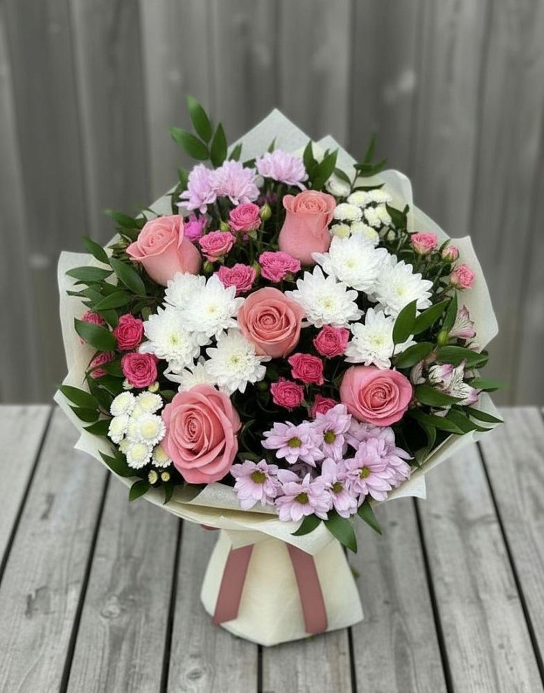 Букет цветов из: Альстромерии, Гвоздики, Розы и Хризантемы в Мендюкино