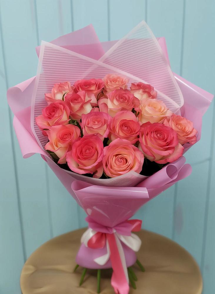 Букет 15 Розовых роз Равель в Мендюкино