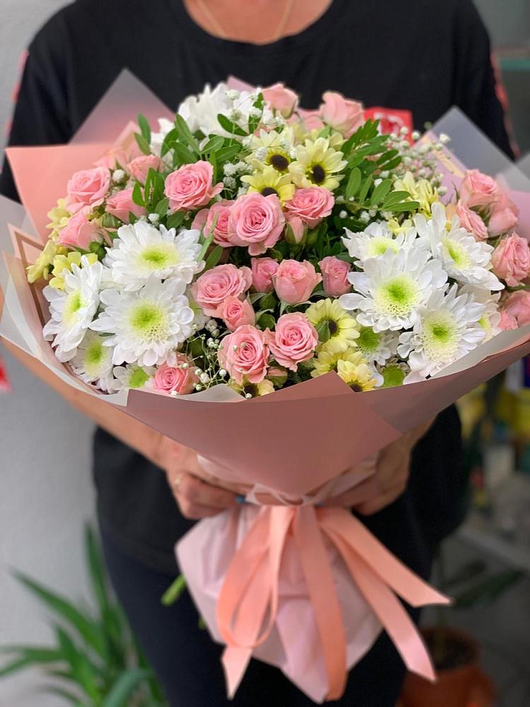Букет цветов из: Розы и Хризантемы в Мендюкино