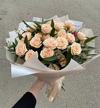 Букет Кремовые розы Латте в Мендюкино
