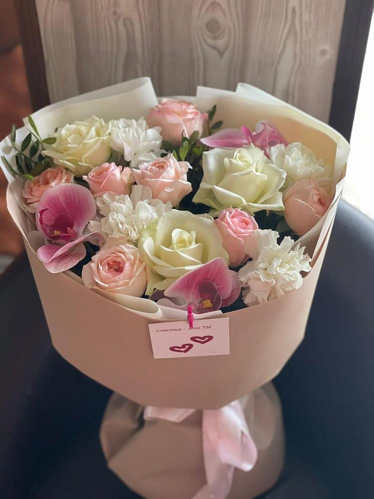 Букет цветов из: Орхидеи, Розы и Гвоздики в Мендюкино