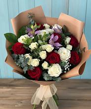Букет цветов из:  Розы и Альстромерии в Мендюкино
