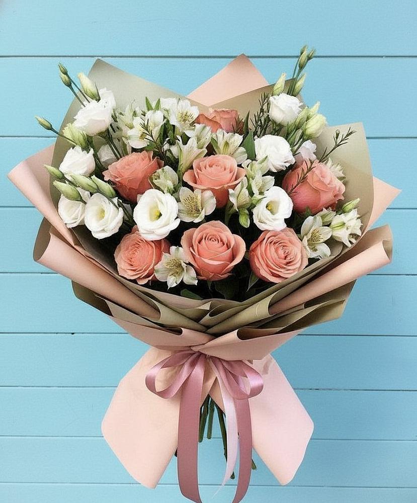 Букет цветов из: Розы, Альстромерии и Лизиантусы в Мендюкино