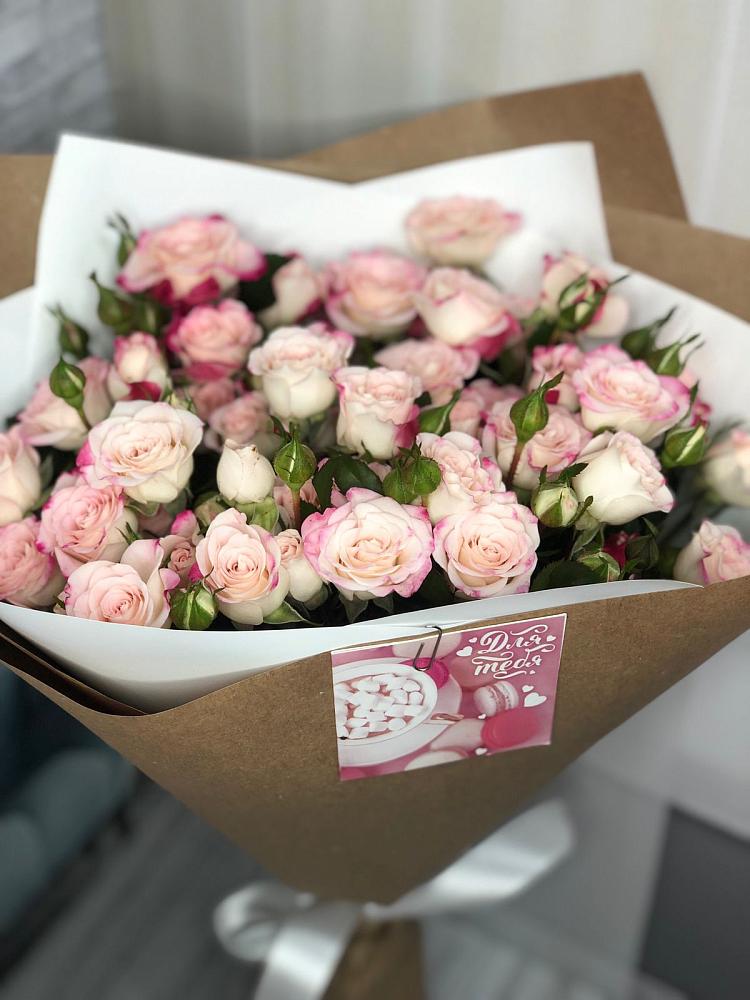 Букет цветов из: Розы в Мендюкино