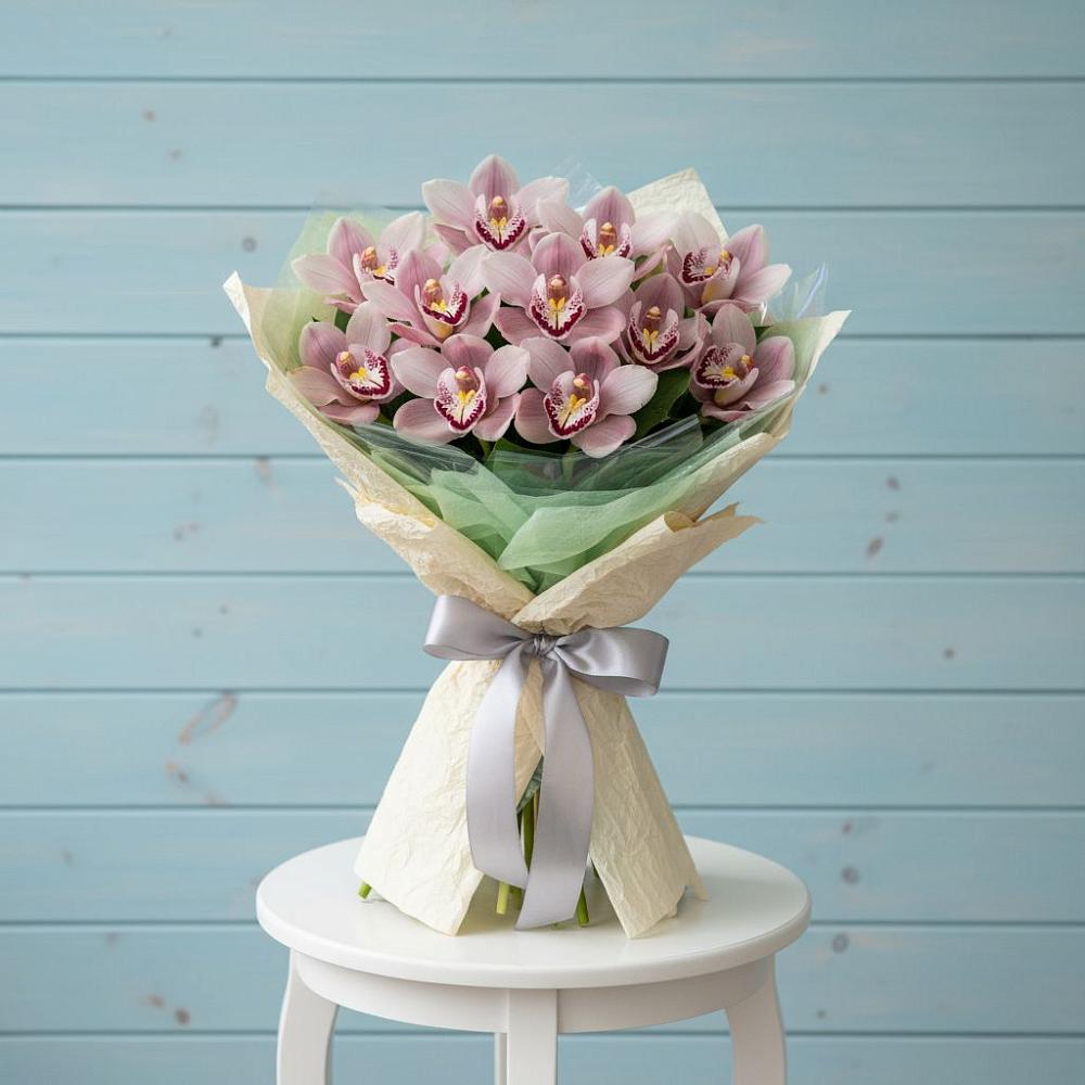 Букет цветов из: Орхидеи и Розы в Мендюкино