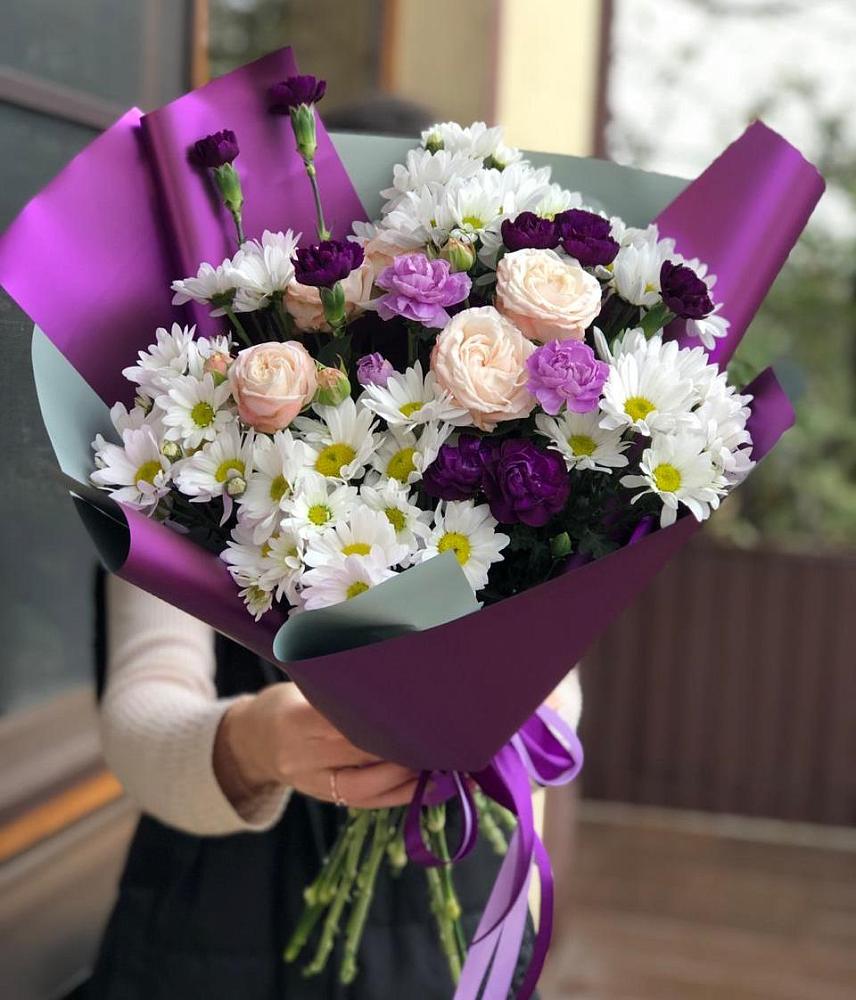 Букет цветов из: Хризантемы, Гвоздики и Розы в Мендюкино