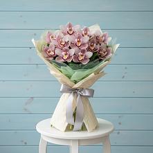 Букет цветов из:  Орхидеи и Розы в Мендюкино