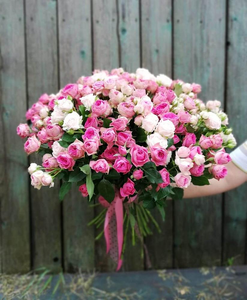 Букет Розовые кустовые розы Натали и Лав Лидия в Мендюкино