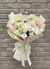 Букет цветов из:  Гвоздики, Розы, Лизиантусы и Хризантемы #REPLACE_PRED# Мендюкино