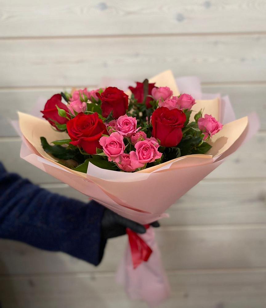 Букет цветов из: Розы в Мендюкино