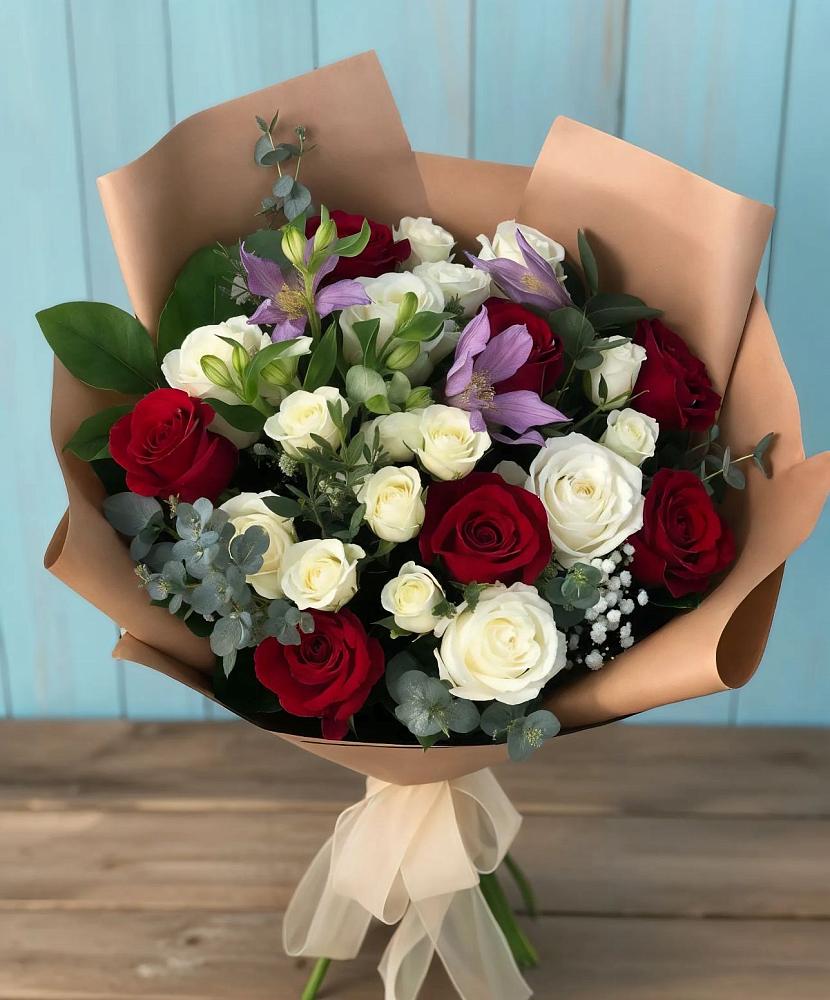 Букет цветов из: Розы и Альстромерии в Мендюкино