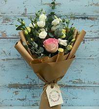 Букет цветов из:  Розы и Лизиантусы в Мендюкино