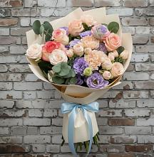Букет цветов из:  Розы, Лизиантусы и Гвоздики в Мендюкино