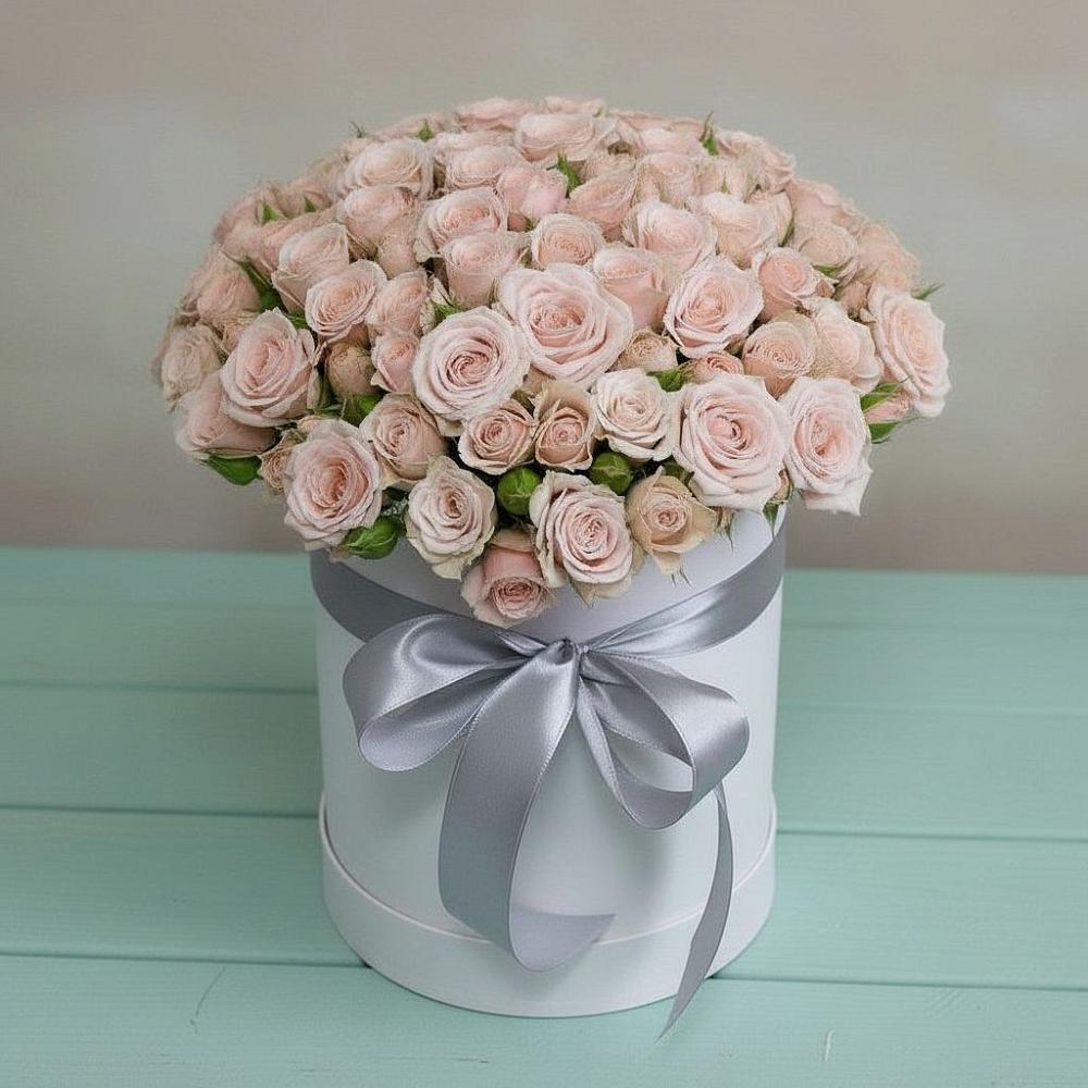 Цветочная композиция из Розы в шляпной коробке в Мендюкино