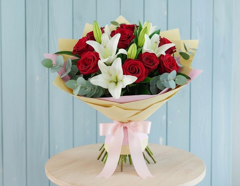 Букет цветов из: Лилии и Розы в Мендюкино